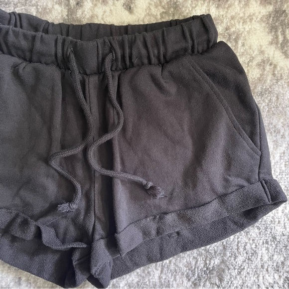 Ricki’s tank top & h&m shorts - Picture 4 of 12